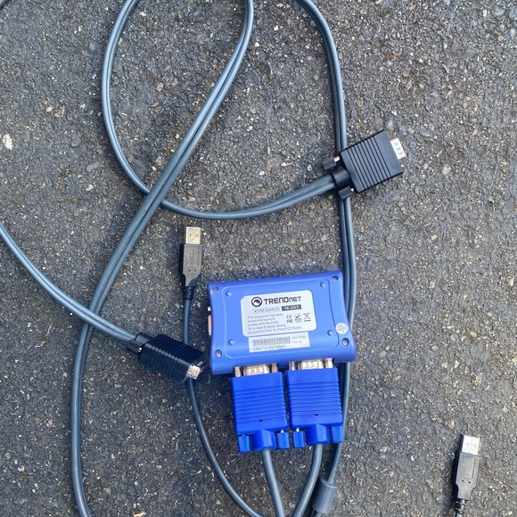 TRENDnet 2-Port USB KVM Switch Kit with Audio, (2) USB KVM Cables, (2) USB - Picture 9 of 15